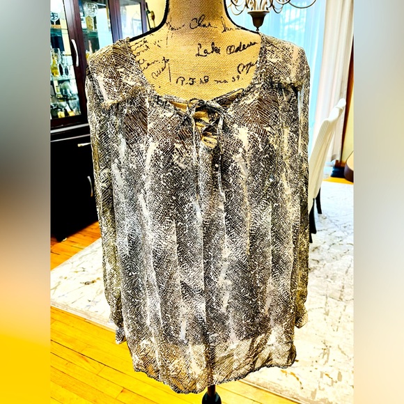Daisy Fuentes Snakeskin Lace Up Blouse in Olive, Cream and Brown size XL - Picture 3 of 15